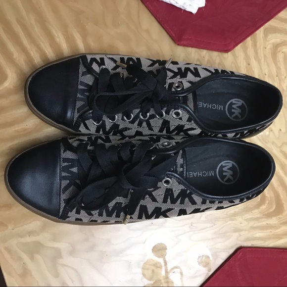 Shoes - 🔥🔥🔥Michael Kors Sneakers 🔥🔥🔥